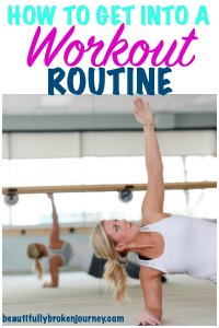 5 tips for how to get into a workout routine for the gym or for home for beginners. A healthy balanced life is loving your workout too! #exercise #workoutroutine #beginner #weightloss #healthylifestyle #healthylivingtips #healthytips #movemore